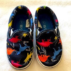 Size 5 Toddler shoes, guc